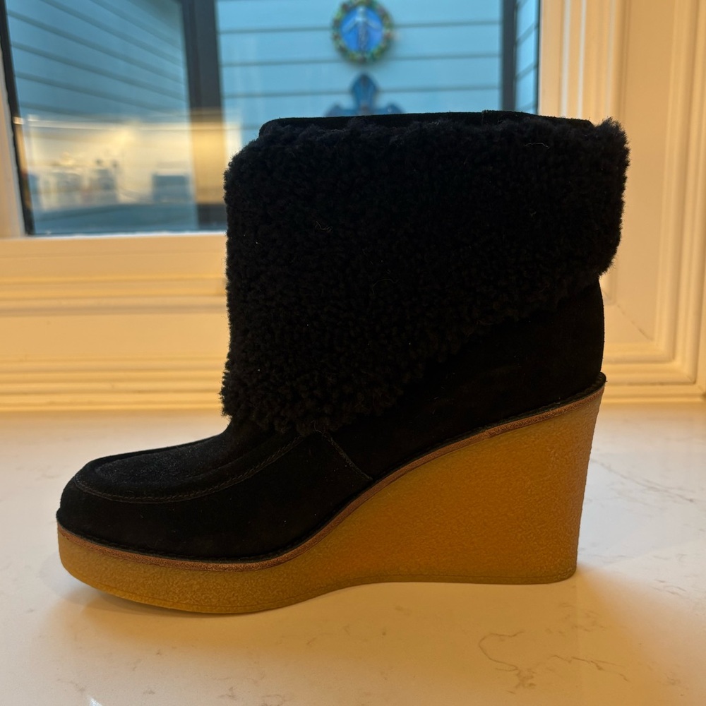 NWOT UGG Coldin Black Suede Wedge Boots with Tan Sole & Sherpa Collar. Size 10. - Picture 6 of 11